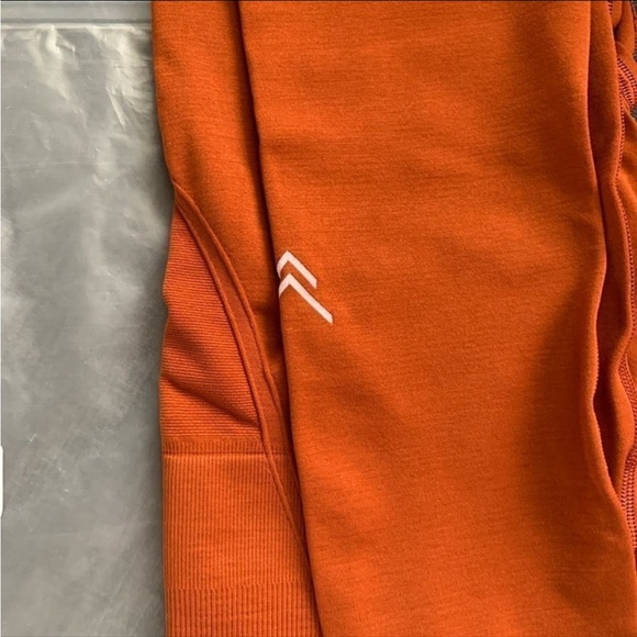 NWT Oner Active EFFORTLESS SEAMLESS LEGGINGS KNITTED LOGO Warm Copper M Long - Picture 3 of 4